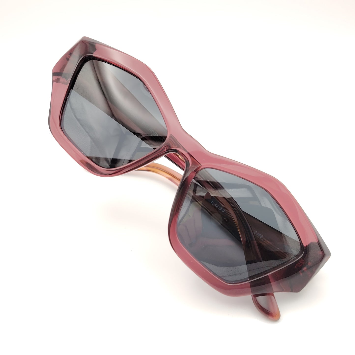 gafas de sol risco burdeos con forma geométrica y lentes polarizadas oscuras