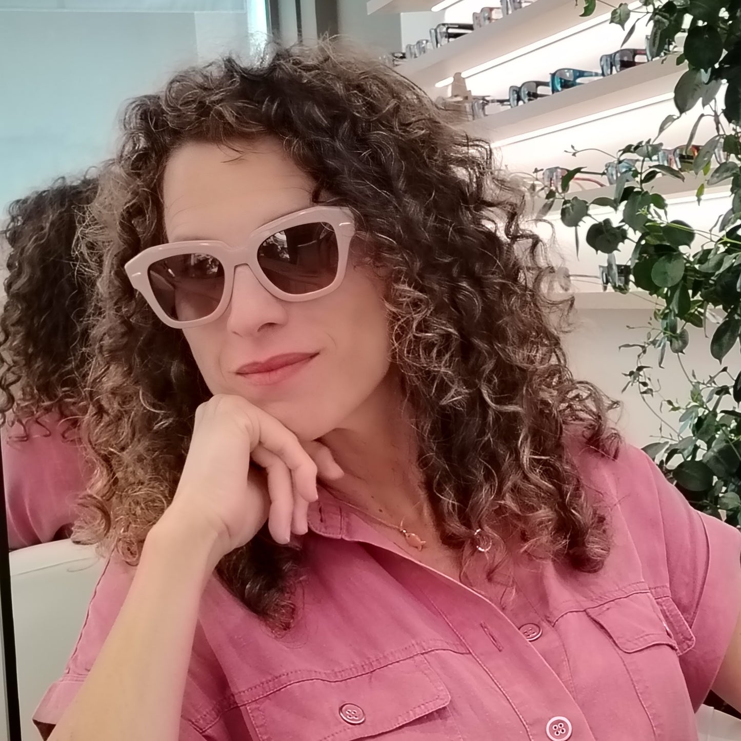 gafas de sol rischio r21423 en acetato color rosa empolvado con lentes polarizadas marrones