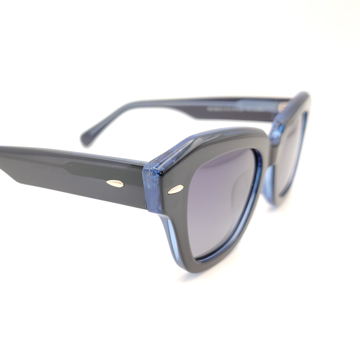 gafas de sol rischio r21423 en acetato azul y negro con lentes polarizadas