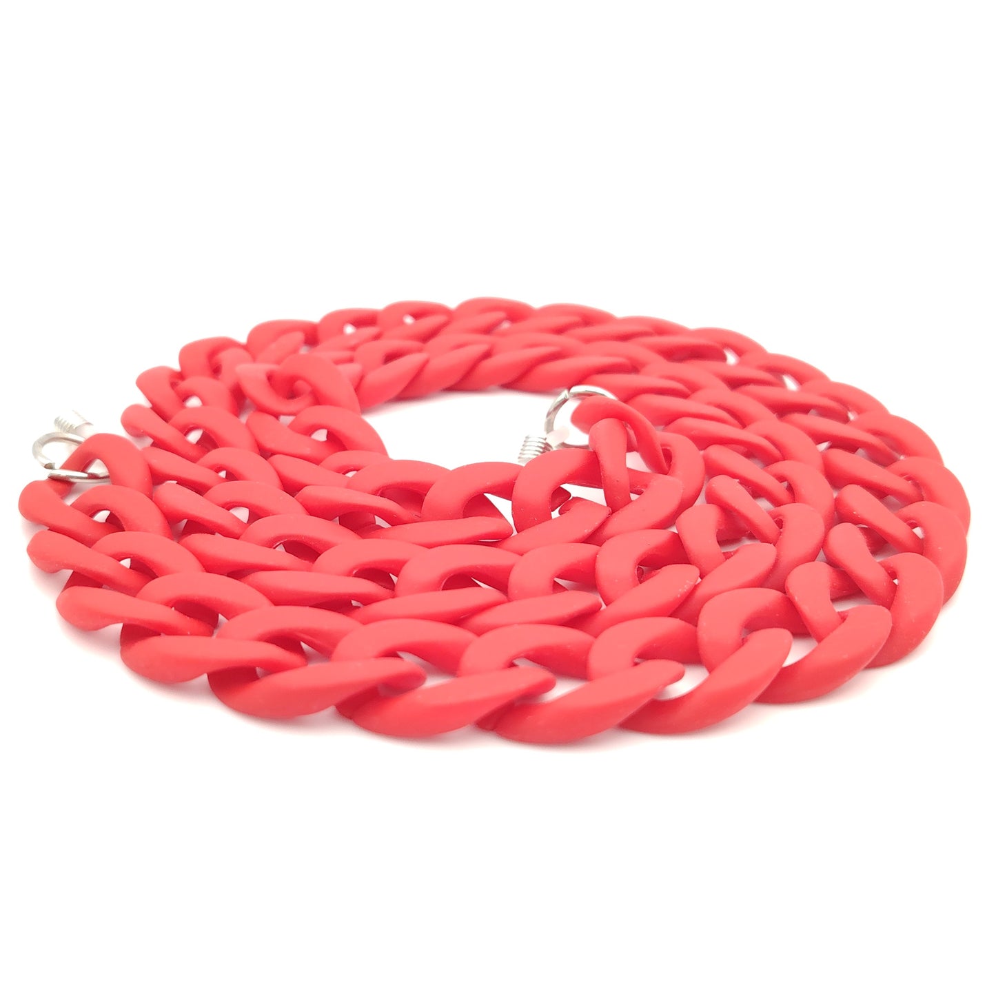 cadena de eslabones gruesos en color rojo con acabado mate, diseñada para colgar gafas con estilo y personalidad