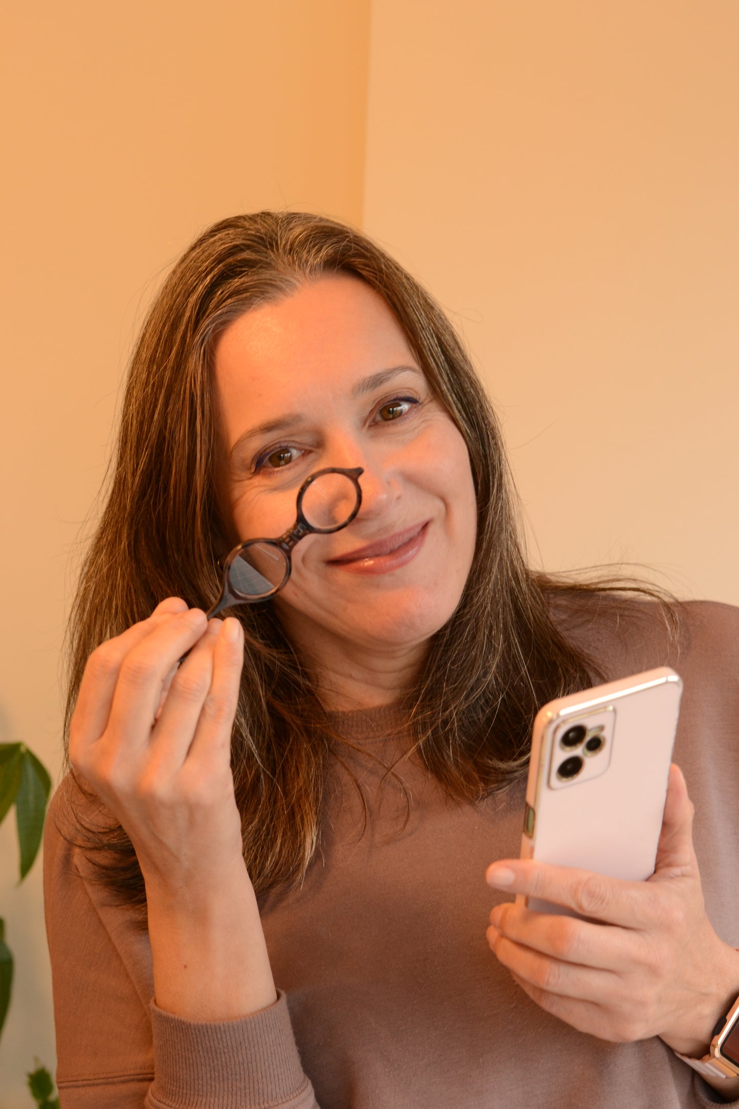 lupa colgante para leer en momentos puntuales